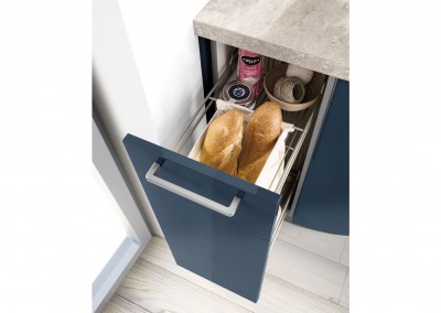Laser_Brilliant_Atlantikblau_Polarweiss_Baguetteschrank_D
